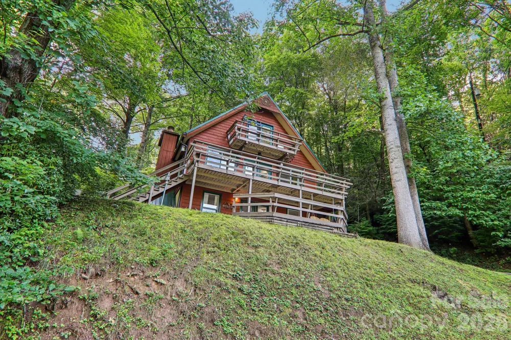 330 Riddle Cove Road Maggie Valley, NC 28751