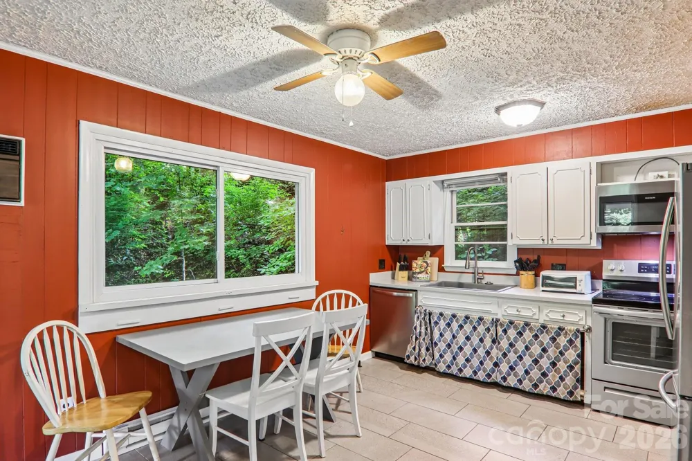 330 Riddle Cove Road Maggie Valley, NC 28751