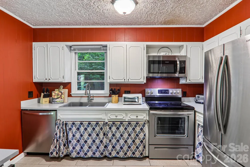 330 Riddle Cove Road Maggie Valley, NC 28751