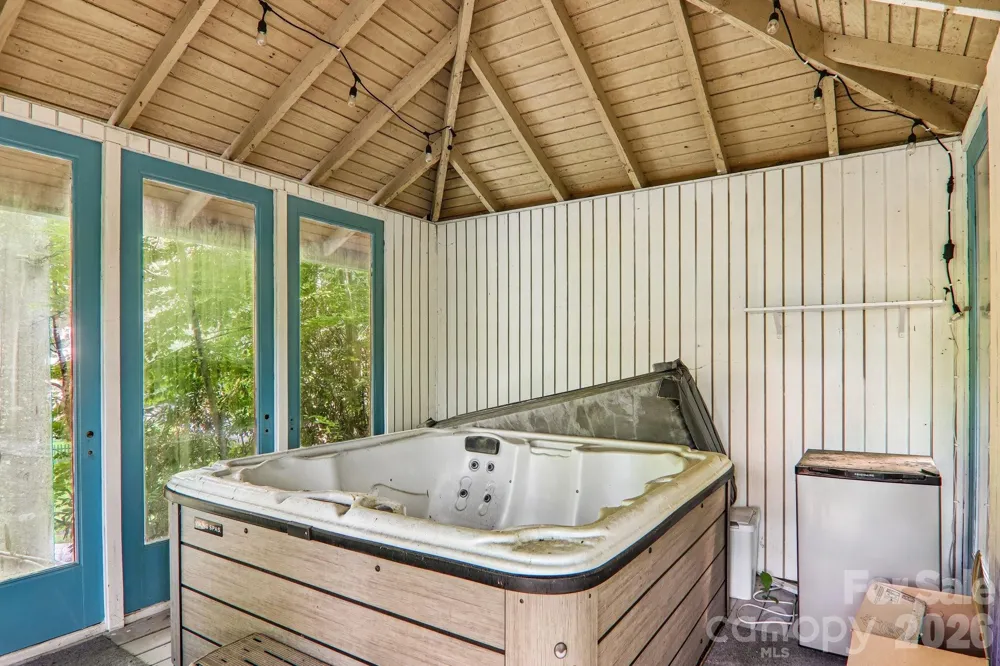 330 Riddle Cove Road Maggie Valley, NC 28751