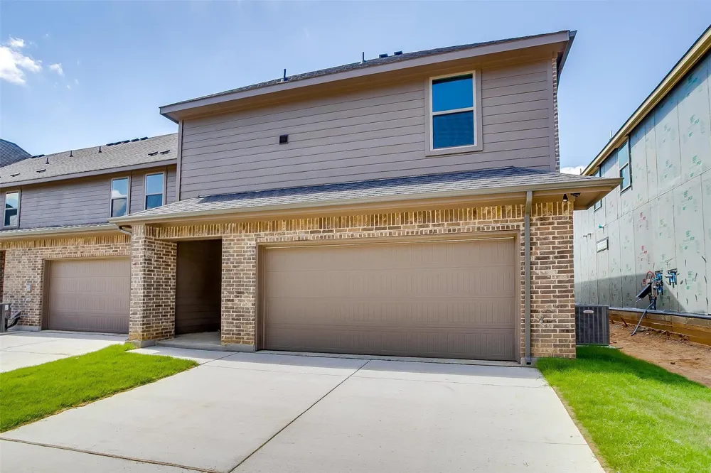 6916 Houndstooth Place Arlington, TX 76001