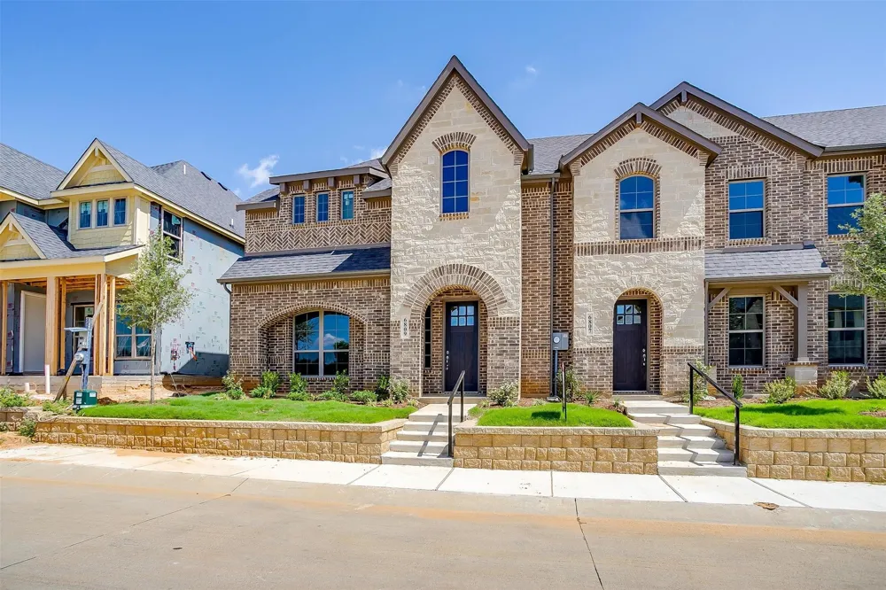 6916 Houndstooth Place Arlington, TX 76001