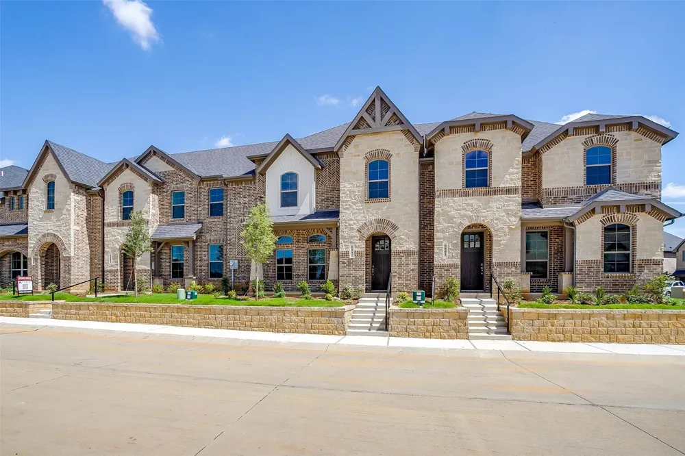 6916 Houndstooth Place Arlington, TX 76001