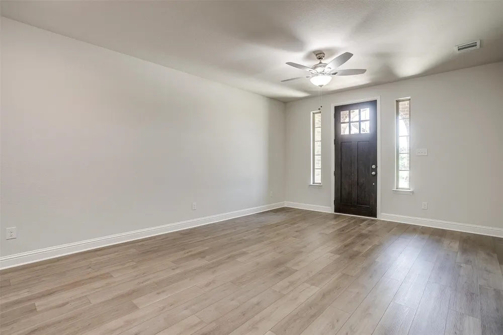 6916 Houndstooth Place Arlington, TX 76001