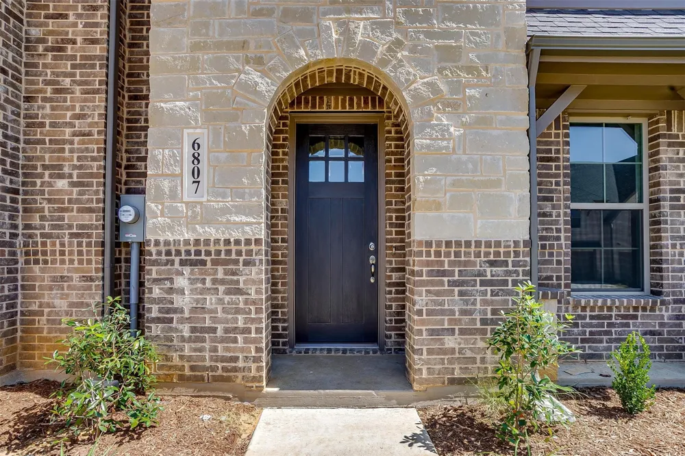 6916 Houndstooth Place Arlington, TX 76001