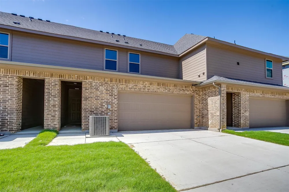 6916 Houndstooth Place Arlington, TX 76001