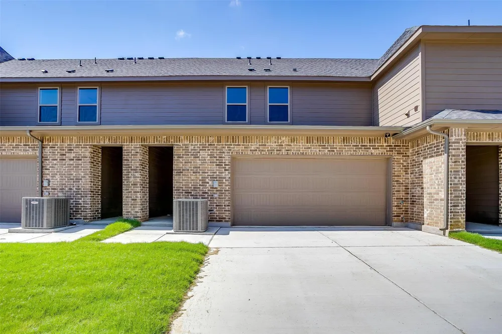 6916 Houndstooth Place Arlington, TX 76001