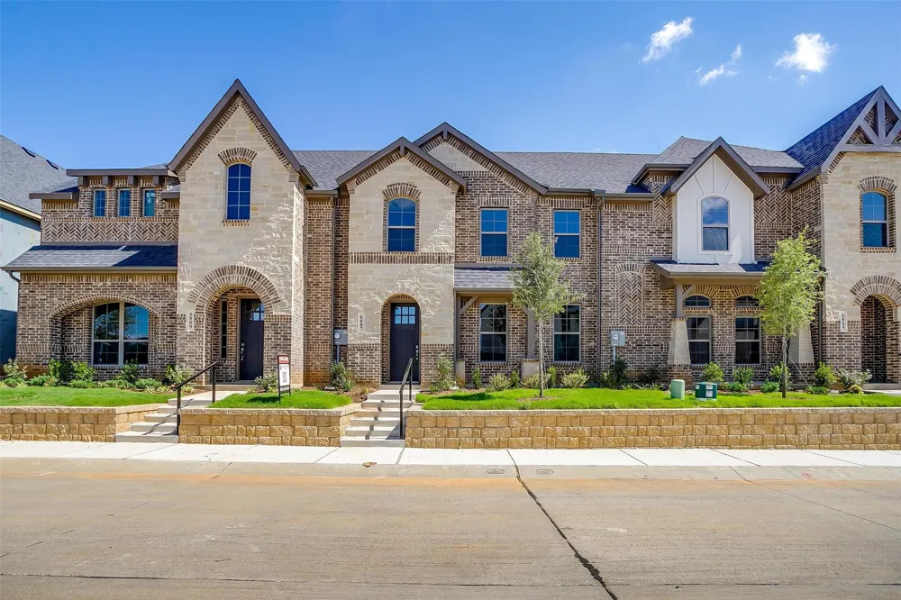 6916 Houndstooth Place Arlington, TX 76001