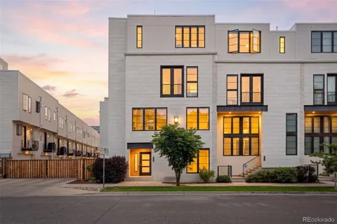 825 Bellaire Street