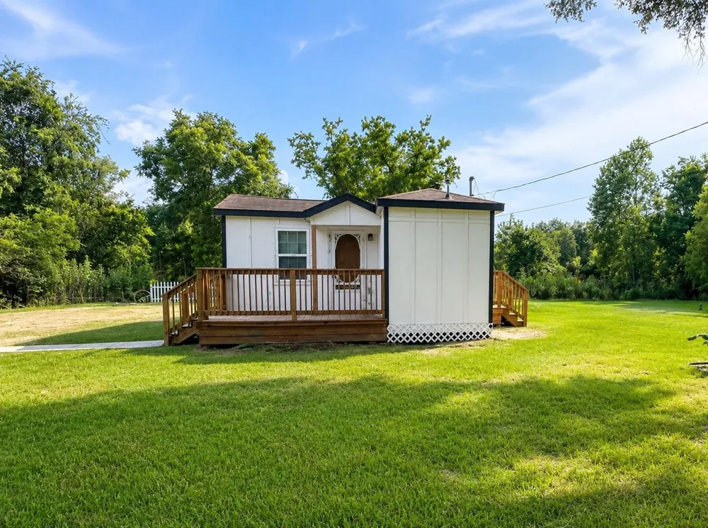15519 Highway 6 Santa Fe, TX 77517