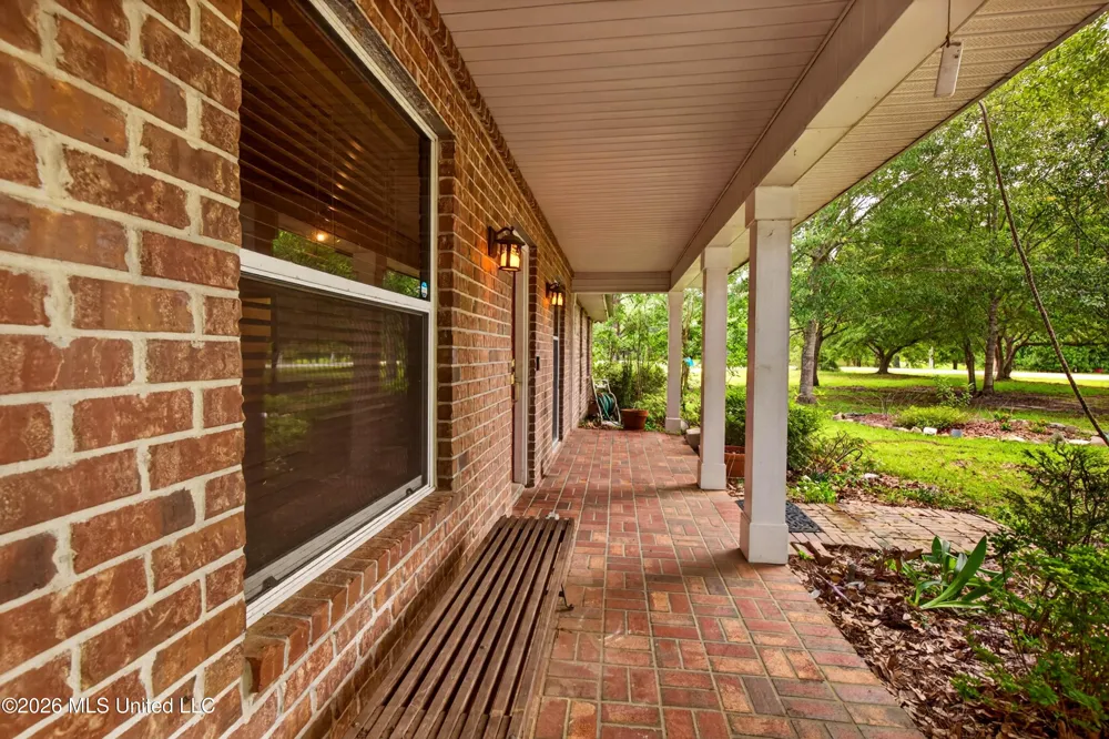 19119 E Highland Drive Saucier, MS 39574
