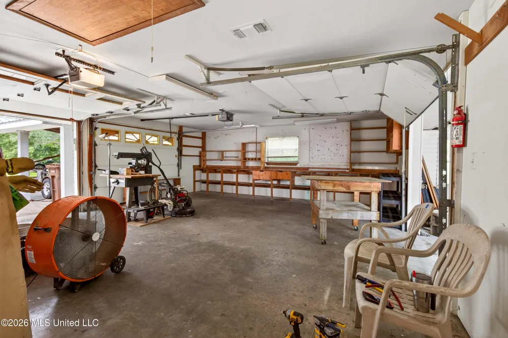 19119 E Highland Drive Saucier, MS 39574