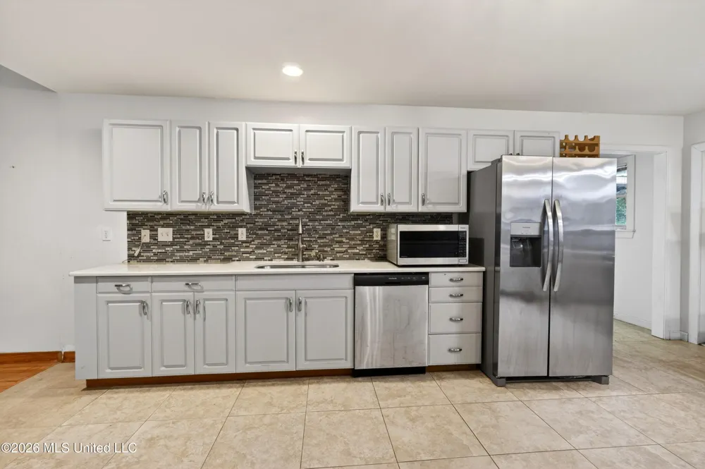 19119 E Highland Drive Saucier, MS 39574