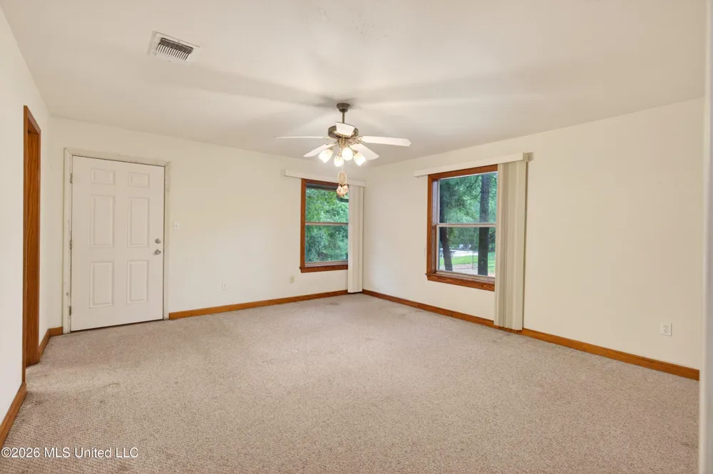 19119 E Highland Drive Saucier, MS 39574