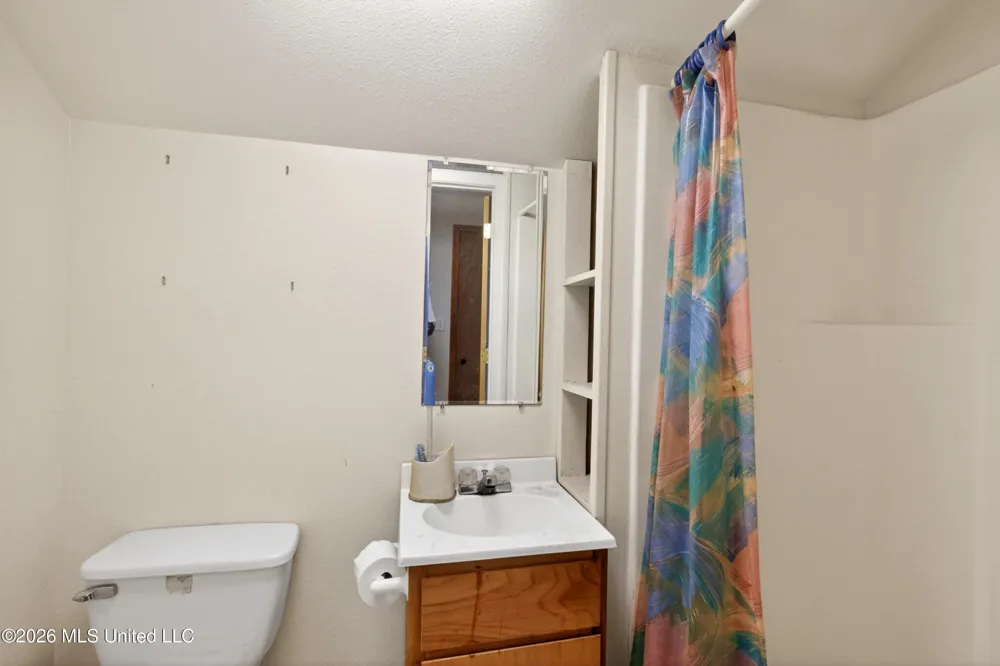 19119 E Highland Drive Saucier, MS 39574