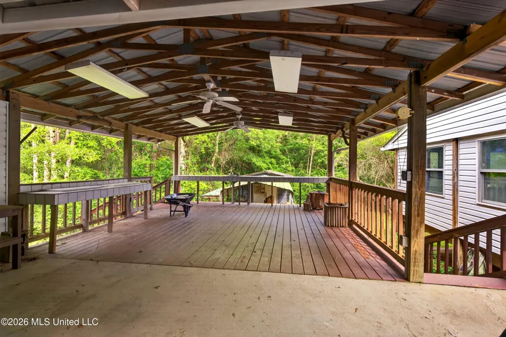 19119 E Highland Drive Saucier, MS 39574