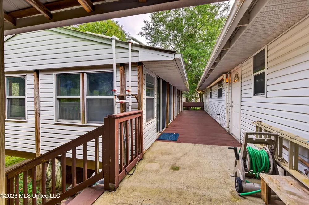 19119 E Highland Drive Saucier, MS 39574