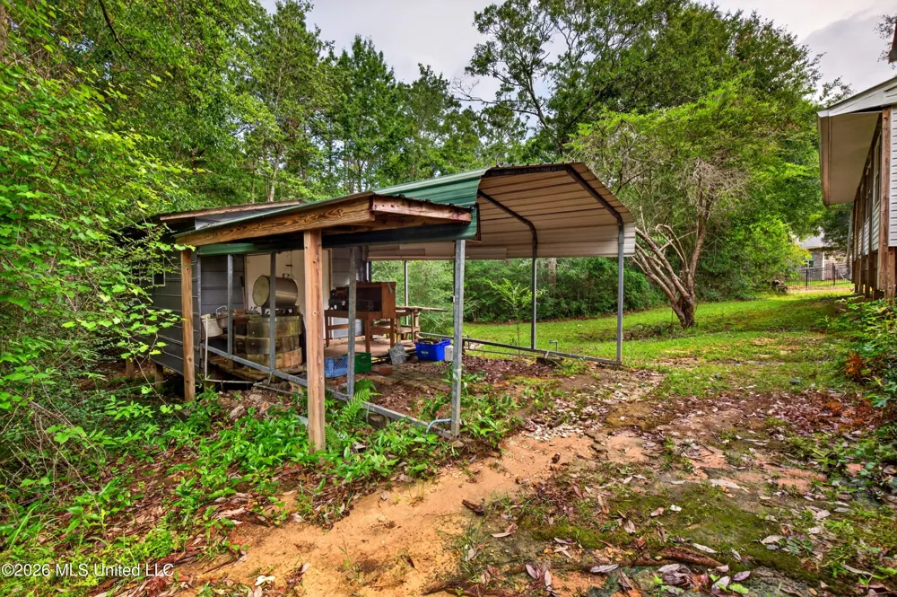 19119 E Highland Drive Saucier, MS 39574