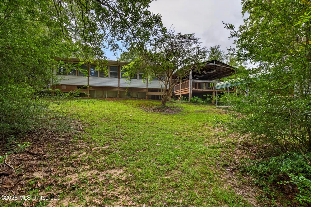 19119 E Highland Drive Saucier, MS 39574