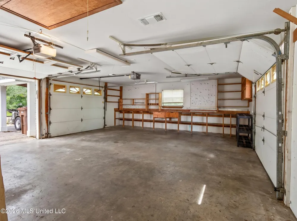 19119 E Highland Drive Saucier, MS 39574