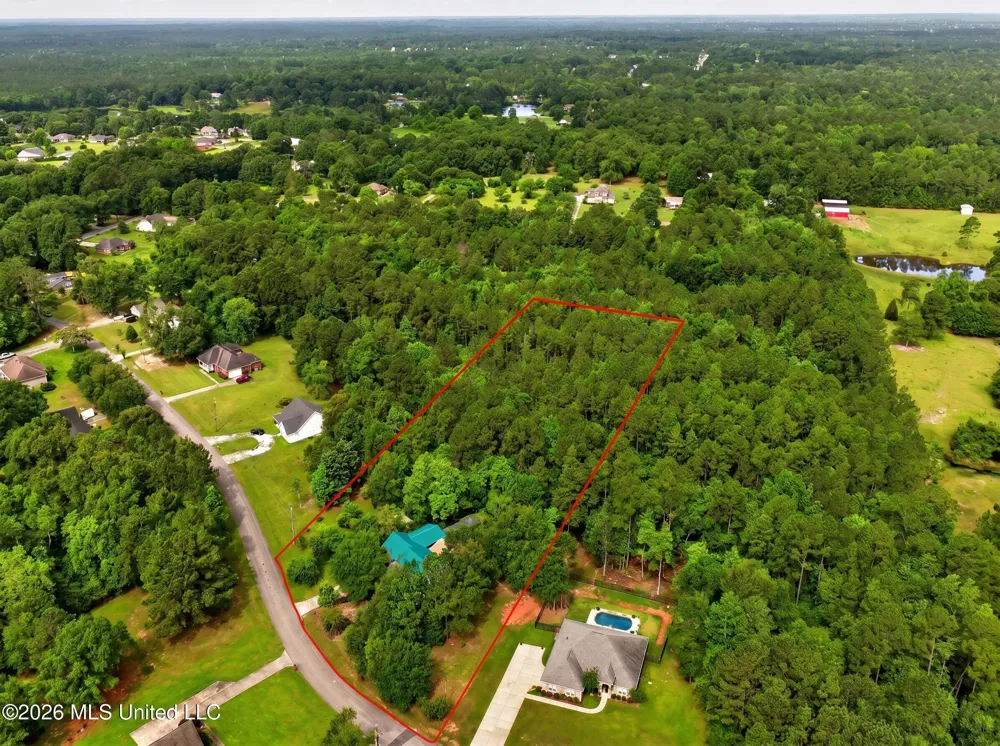 19119 E Highland Drive Saucier, MS 39574