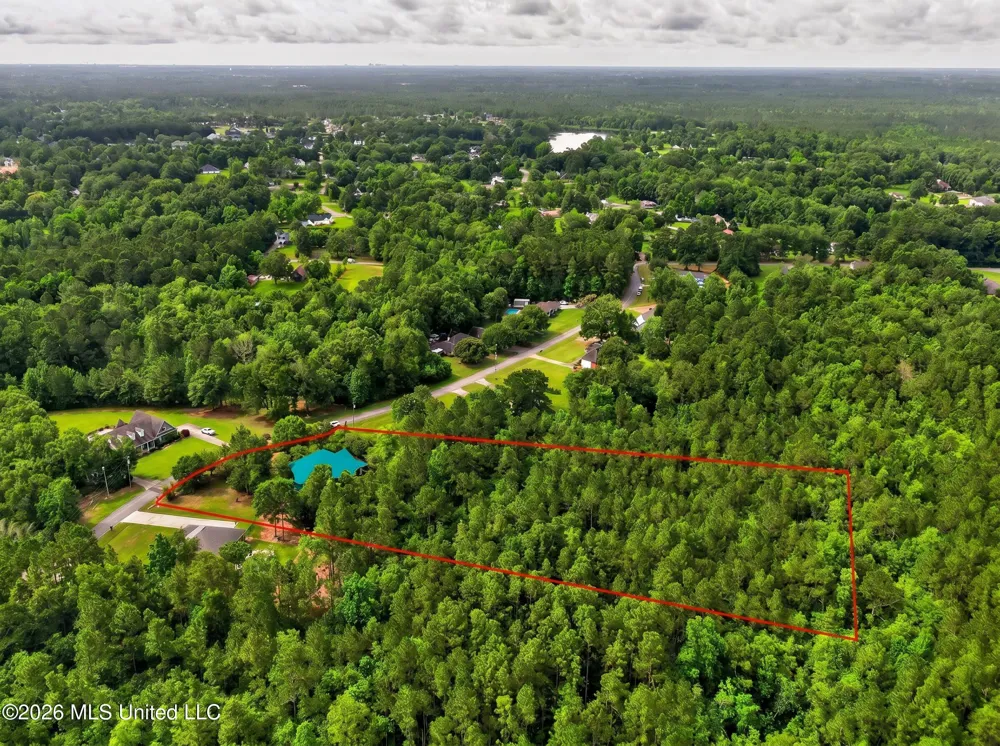 19119 E Highland Drive Saucier, MS 39574