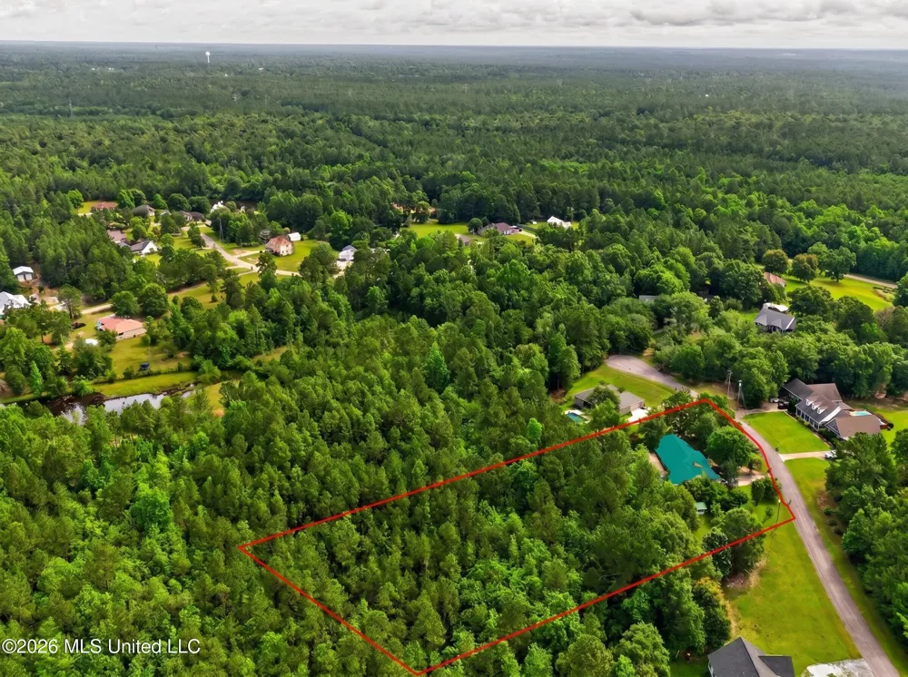 19119 E Highland Drive Saucier, MS 39574