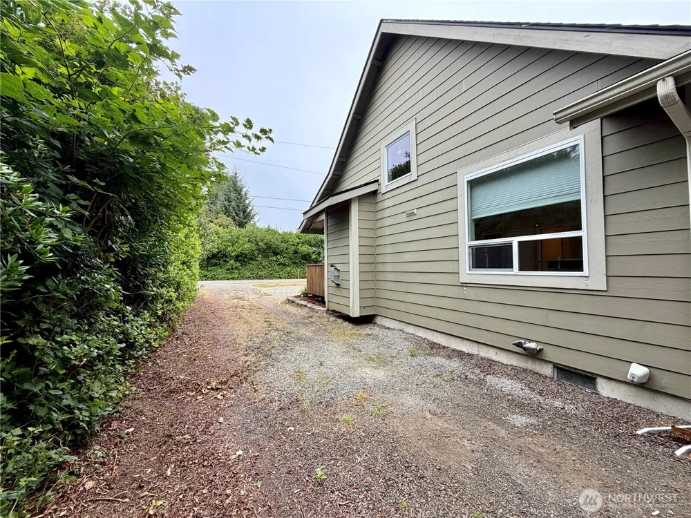 224 S Oar Loop SW Ocean Shores, WA 98569