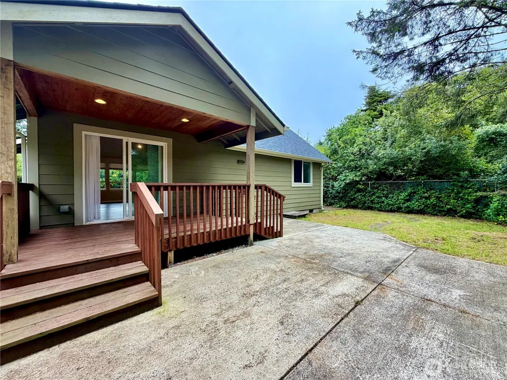224 S Oar Loop SW Ocean Shores, WA 98569