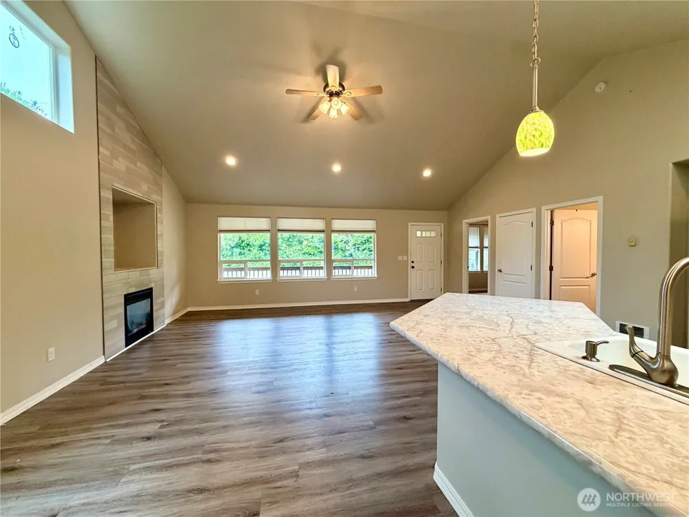 224 S Oar Loop SW Ocean Shores, WA 98569