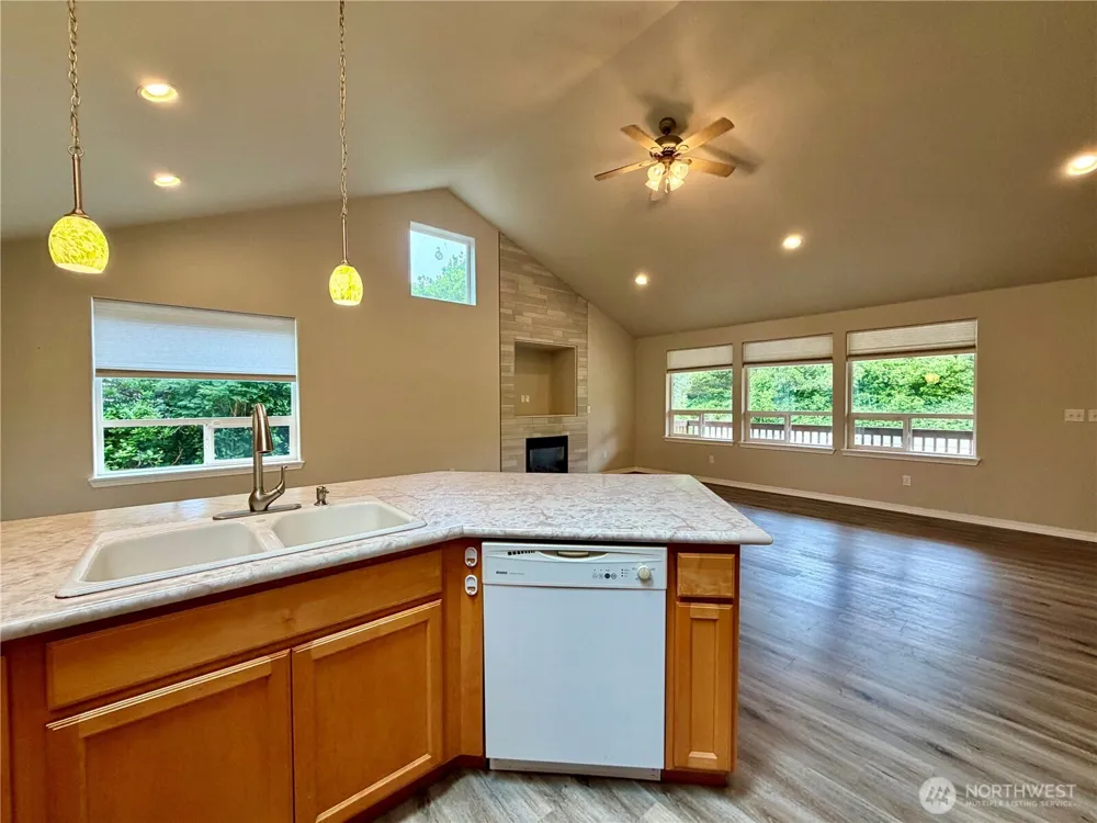 224 S Oar Loop SW Ocean Shores, WA 98569