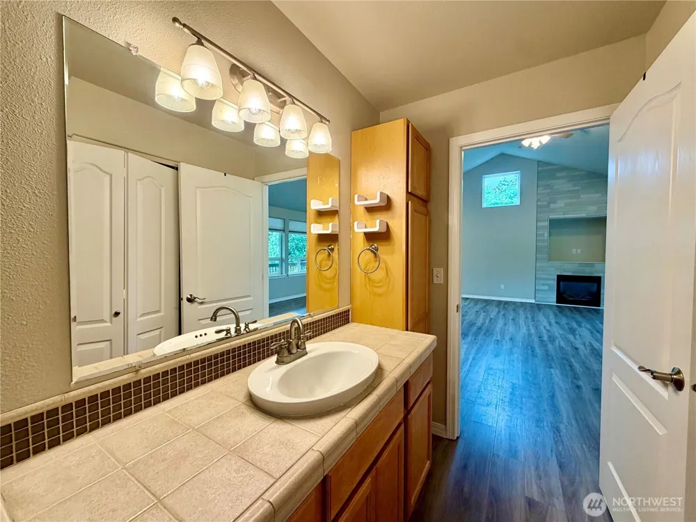 224 S Oar Loop SW Ocean Shores, WA 98569
