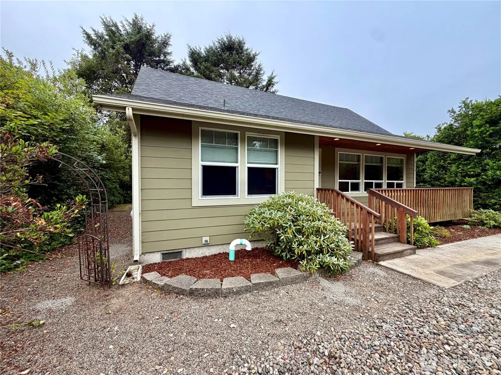 224 S Oar Loop SW Ocean Shores, WA 98569