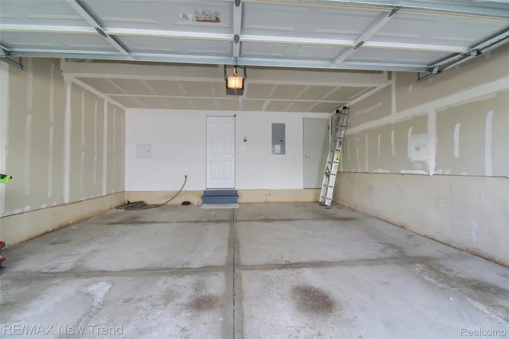 27976 Hopkins Drive Novi City, MI 48377