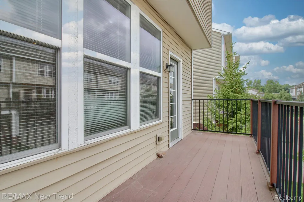 27976 Hopkins Drive Novi City, MI 48377