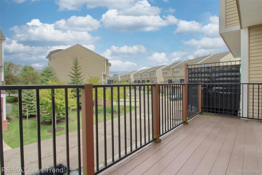 27976 Hopkins Drive Novi City, MI 48377