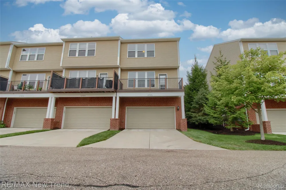 27976 Hopkins Drive Novi City, MI 48377