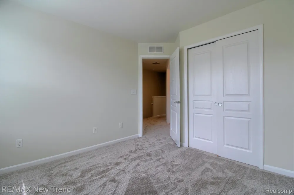 27976 Hopkins Drive Novi City, MI 48377