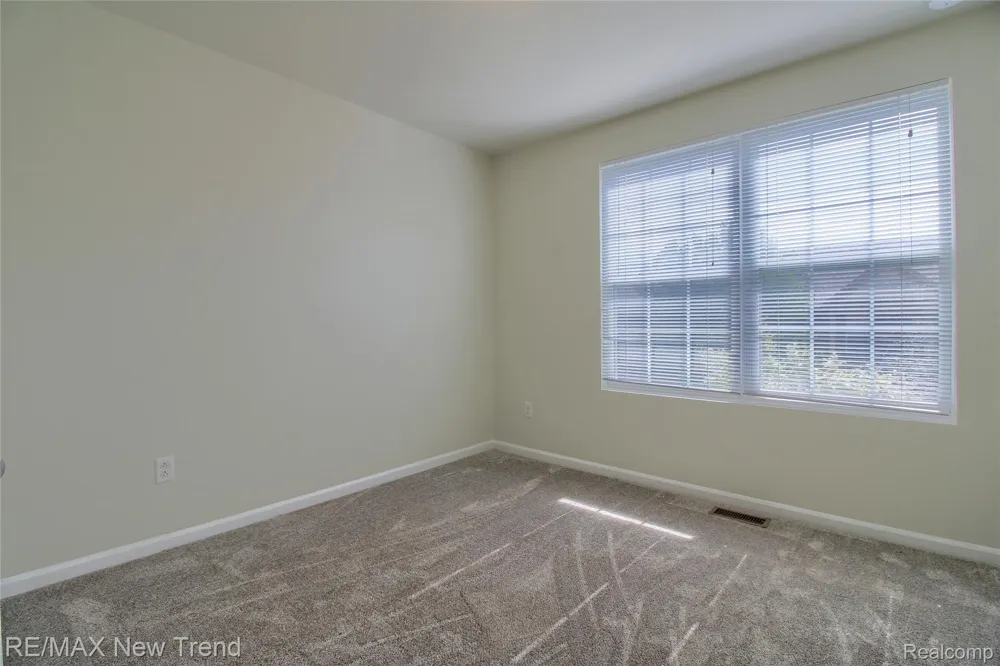 27976 Hopkins Drive Novi City, MI 48377