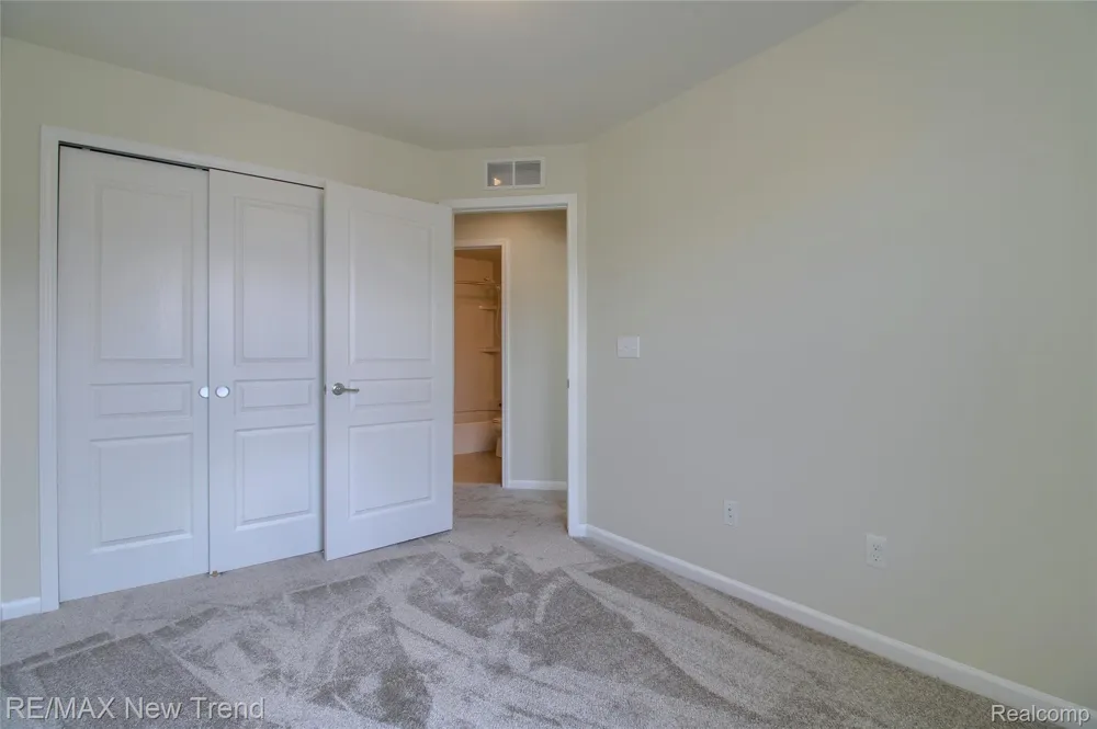 27976 Hopkins Drive Novi City, MI 48377