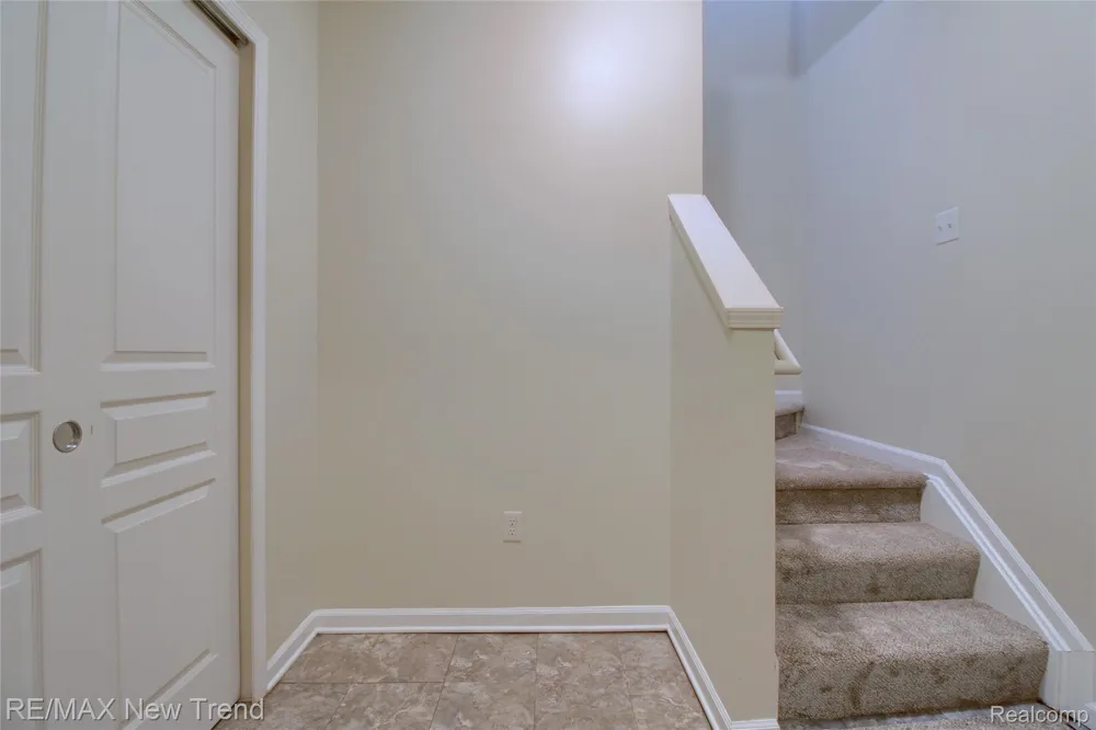 27976 Hopkins Drive Novi City, MI 48377