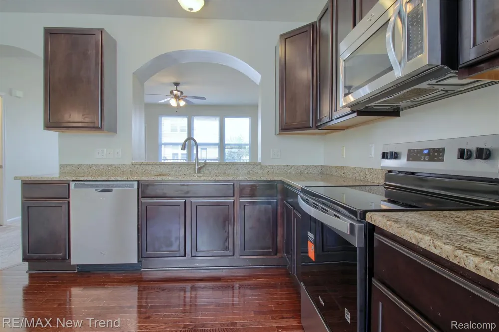 27976 Hopkins Drive Novi City, MI 48377