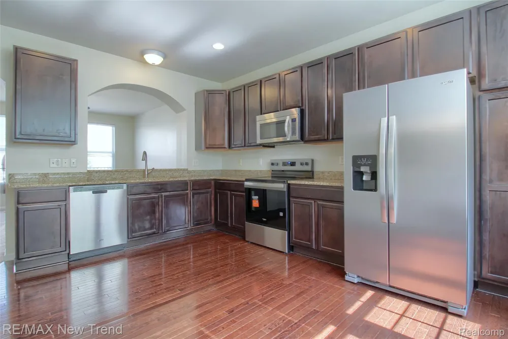 27976 Hopkins Drive Novi City, MI 48377