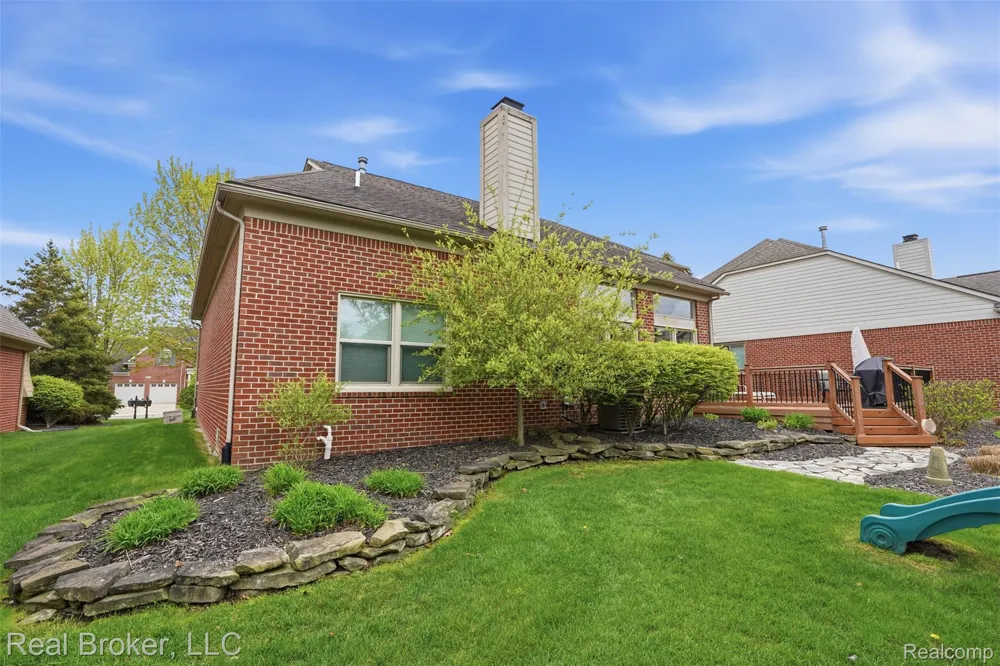 29126 Eastman Trail Novi City, MI 48377