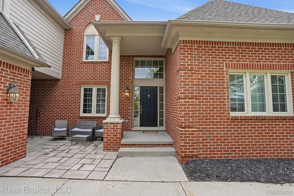 29126 Eastman Trail Novi City, MI 48377