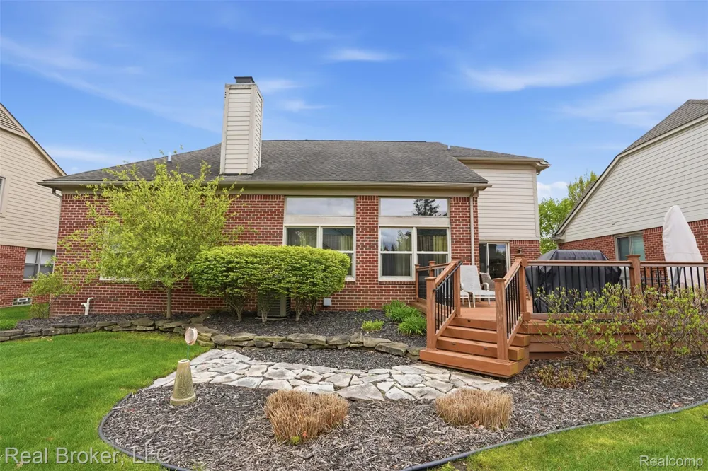 29126 Eastman Trail Novi City, MI 48377