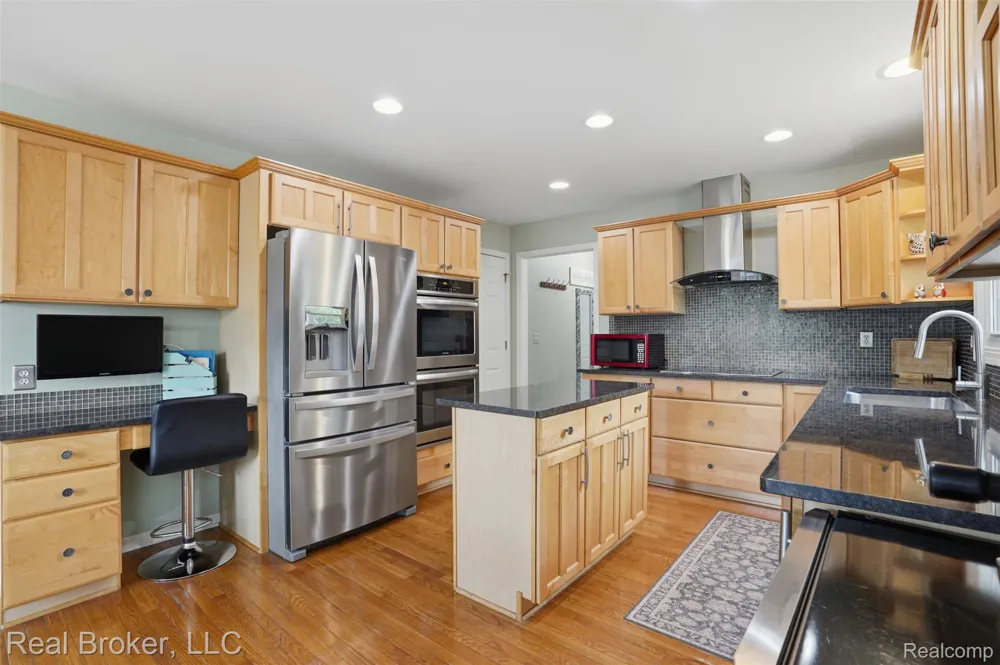 29126 Eastman Trail Novi City, MI 48377