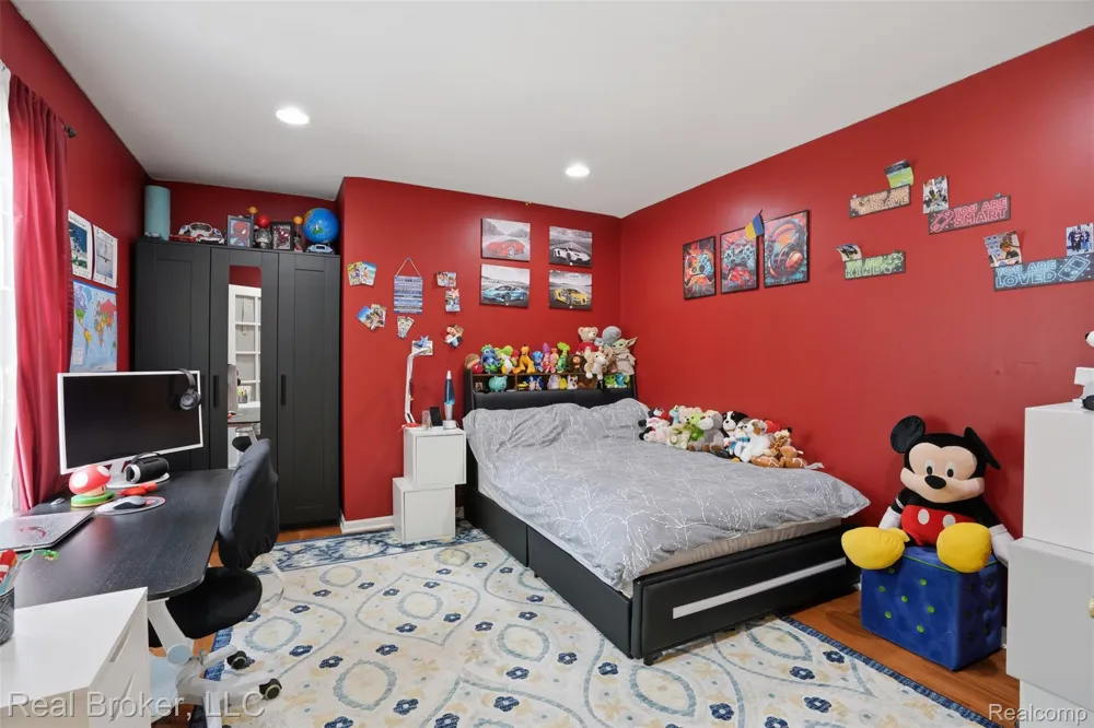 29126 Eastman Trail Novi City, MI 48377