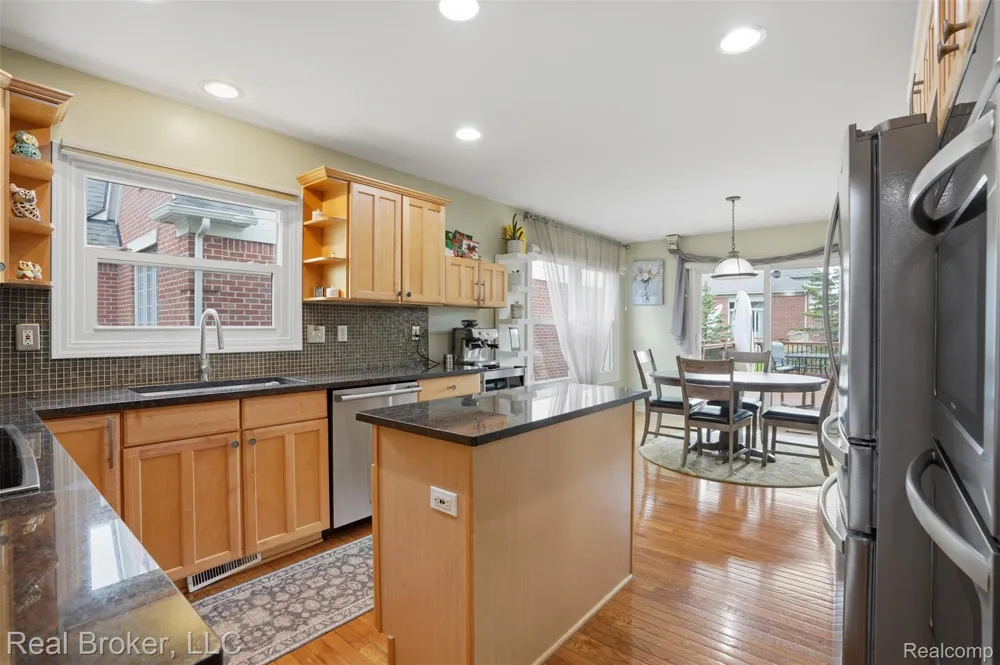 29126 Eastman Trail Novi City, MI 48377