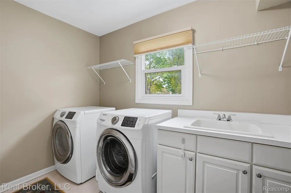 29126 Eastman Trail Novi City, MI 48377